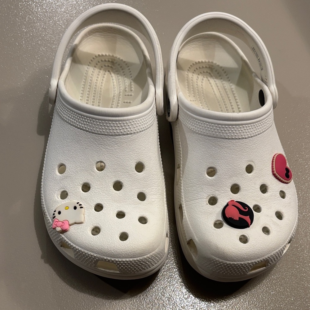 CROCS White Kids Clogs with Pink and Black Charms size 6M,8W